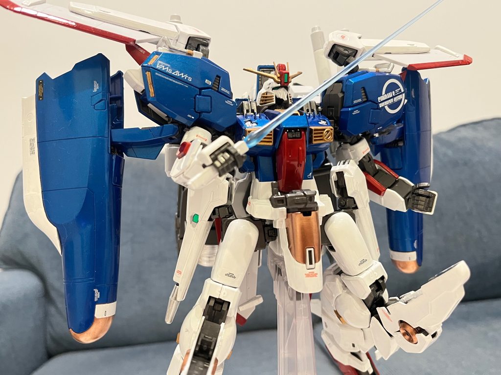 「ここまでか？！　死にたくない！」その気持ちを分かるALICEはガンダムを抜刀させます。「こんなバカな？俺を守ってくれるのは？」