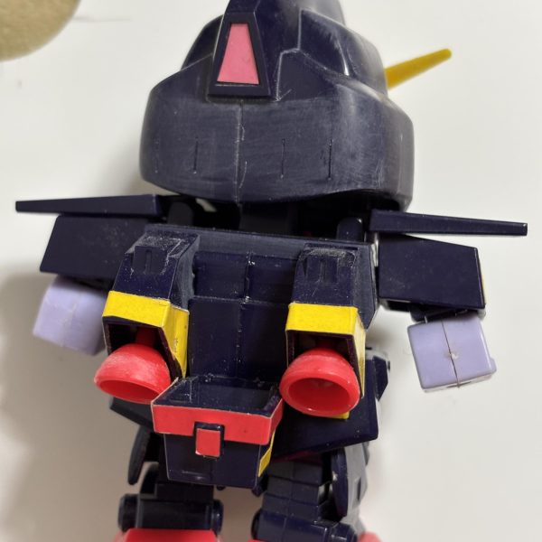 閲覧ありがとうございます。元祖SDガンダムサイコガンダム改修中です＾＾&nbsp;改修点 は主に　頭部 &nbsp; うでGフォートレスに変形できる！　ので細部をパッケージイラストに寄せる。。。感じで😁（7枚目）