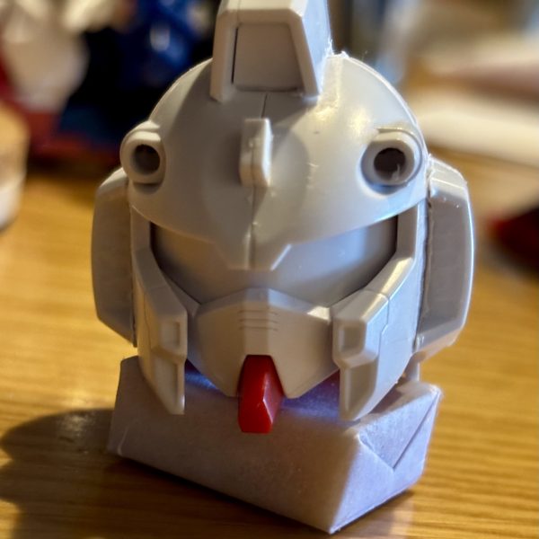 どーしても どーしてもガキ の 頃 から欲しかった✨このキット&nbsp;結局　私&nbsp;自らの手 で 作る&nbsp;しかない と言う。。。。&nbsp;思う所 が ありますがやります。😁&nbsp;にしてもバンダイ の 造形氏さんこの手のキットは本当にここを改修してカッコ良くするだろうと言う余白を毎回感じるんですけど？旧キットもSDガンダム系も😁（他のシリーズは知らんけど😂）制作チームは神（日本の匠の域）あと言っとくと 販売チームはあかんね。。。。昔からね。。。。（3枚目）