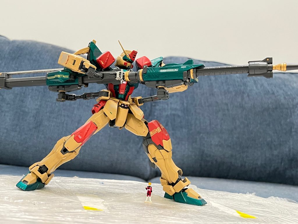 GAT-X103 バスターガンダム。同じくX-100系のフレームを持ちましたが、砲撃と狙撃特化のMSです。パイロットはイザークの友人ディアッカです。