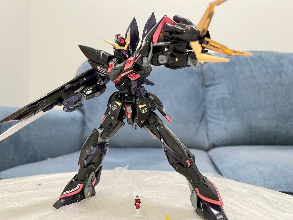 パイロットのニコルはアスランを守るため、コックピットがストライクガンダムの対艦刀に直撃されて戦死しました。そのシーンはSeed Destinyも出ます。