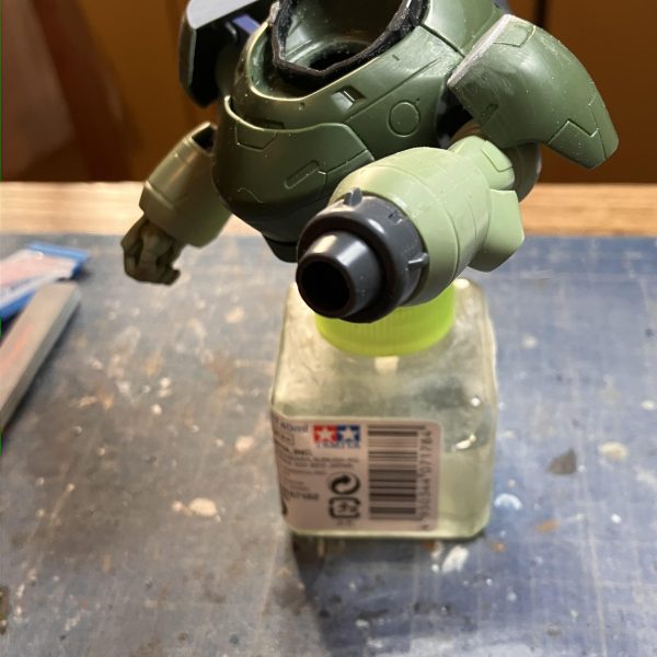 マンロディ進捗٩( ᐛ )و&nbsp;パイロットに宇宙服を着せましたゴーグルが青いから全てのモノが青く見えます　きっと地球もより青く見える事でしょう🌏　笑🤣&nbsp;工作のだいたいは終わったので連休中には塗装に入れそうです🖌️（3枚目）