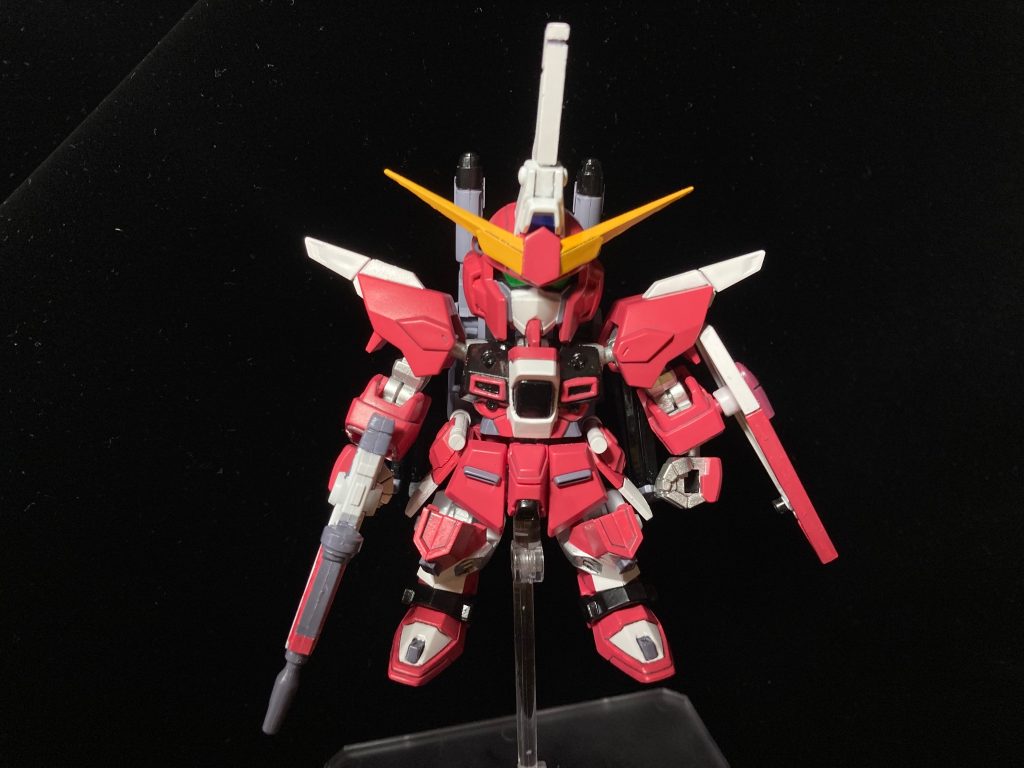 ブロックロスをCSフレームに貼り付けて作ってます。頭部はライフリのSDEX、アンテナやビームホーンは3Dプリンターで！顎を延長し目はプラ板で作り直してます。