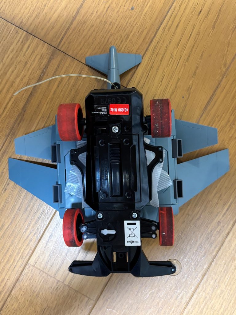 昔、アスファルトを走ったので、タイヤが汚ないです（一応、洗ってます）