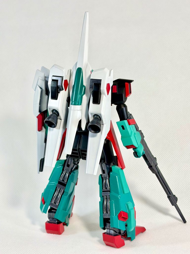 専用武器は作っていませんが、その分変形前後の見た目を重視し、カラーと変形ギミックを考えながら作るのは楽しかったです🎶