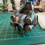 胴体から腰部まdrひたすら貼りました1箇所1箇所大きさや合いそうなもの色々な機体[…]
