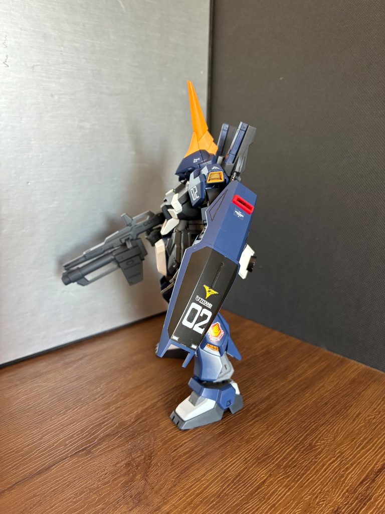 銃はマーク2のバズーカを切り貼りしてライフルに接着しました