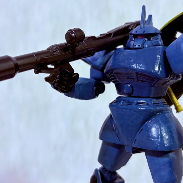 整理をしていたら、この前買ったGフレームの高機動型ザクが1体余っていたので思い切ってリペイントしてみた(zaku-kao5)P.S.Gフレームのジャイアントバズは旧キットゲルググにも似合う。（4枚目）