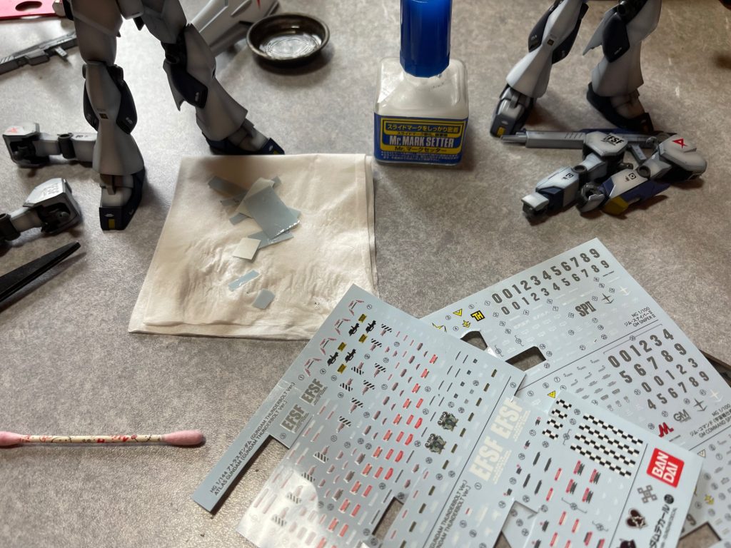 　塗装後にデカールを貼り乾燥したらクリアで保護しておきます。