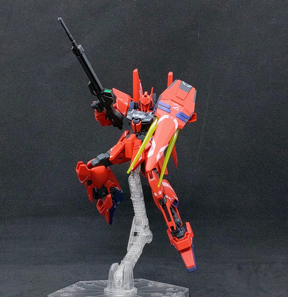 サーベルを展開させて1枚シールドでサーベル展開させるとシナンジュやリバウを思い浮かんじゃいますな