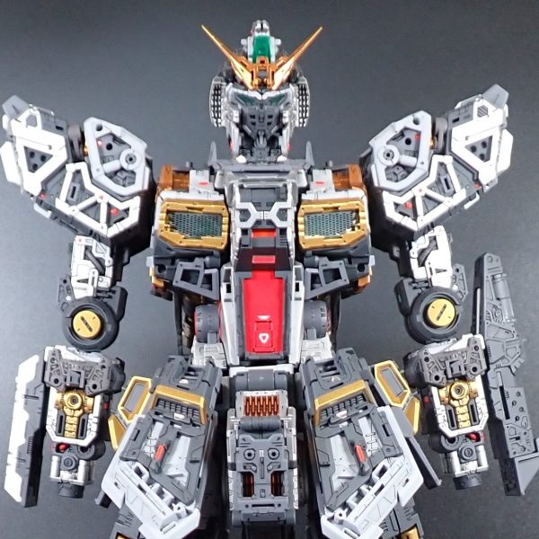 PGU νガンダムインナーフレーム完成しました。変更点メッキは剥がして塗装に置き換えています。リード線は質感がイマイチに感じたのでメッシュコードに変更しました。&nbsp;（2枚目）