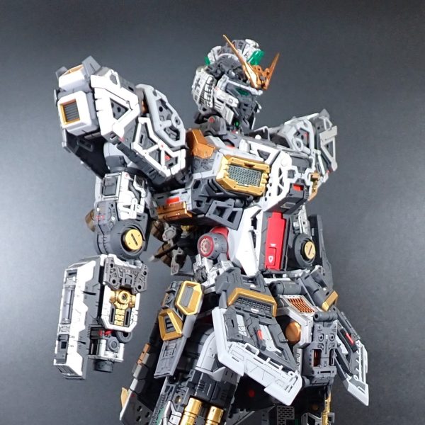 PGU νガンダムインナーフレーム完成しました。変更点メッキは剥がして塗装に置き換えています。リード線は質感がイマイチに感じたのでメッシュコードに変更しました。&nbsp;（4枚目）