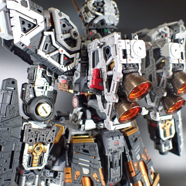 PGU νガンダムインナーフレーム完成しました。変更点メッキは剥がして塗装に置き換えています。リード線は質感がイマイチに感じたのでメッシュコードに変更しました。&nbsp;（7枚目）