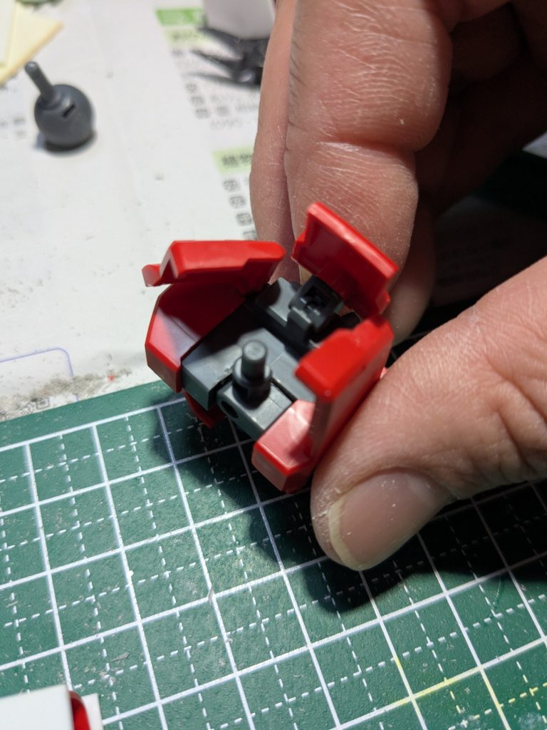 足の付け根の軸を上に持っていきました　これでボテっと感ができました