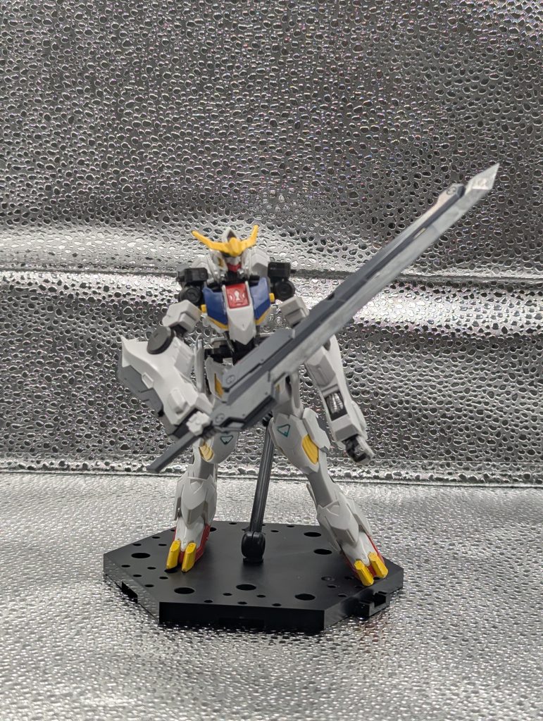 作品名：サムライマスターソードカッコイイ<p>武器一つ作って完成作品として投稿は流石に……ということで、呟いてみる 一枚目： ウェポンユニット、サムライマスターソードを購入 大剣！　しかも中に太刀まで入ってる！　最高か！ 二枚目： 超カッコイイが、そのままではバルバ [&hellip;]</p>
