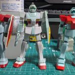 ようやっと全身の加工が完了しました。左右は比較用の加工前旧キットとHGさんです。[…]