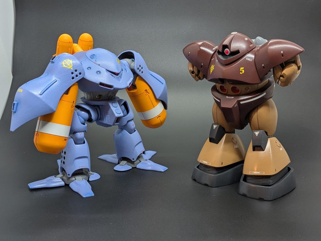 特に珍しいことせず、塗装してデカール貼りました。ゴッグは単に並べているだけです。