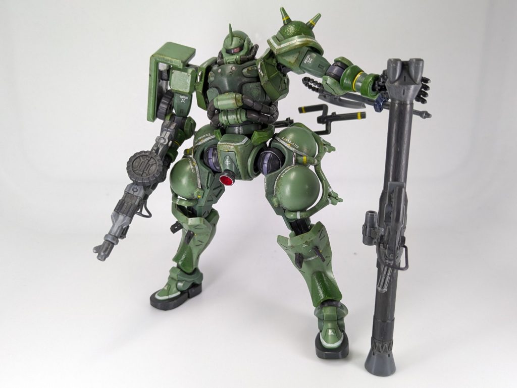 ほかにスパイクアーマーと脛アーマーを鋳造表現にしたのと、ドラムマガジンをレジン複製して、盾の裏に磁石接着したくらいで、ほぼ無改造です。