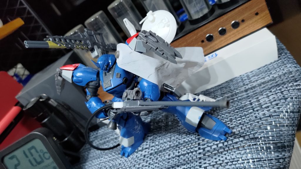 主にプラバン・プラ棒を使ってのオリジナル装甲制作とディティールアップを中心にほぼ全身に工作を行いました。
