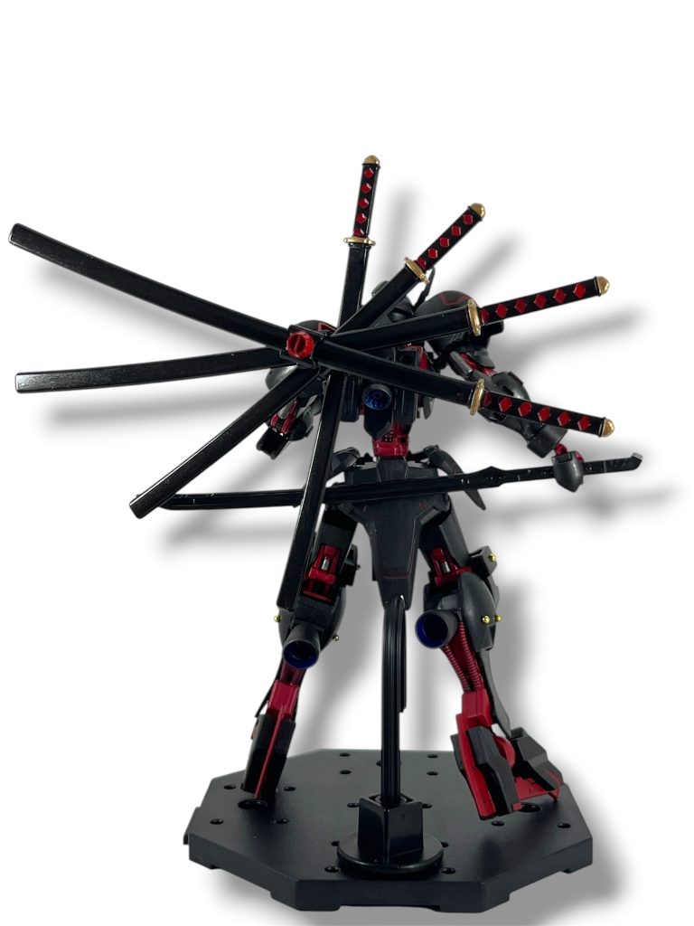 その他、プラ板やジャンクパーツ、100均ビーズで少々ディテールアップをしました。胴体のみ3mm延長しました。