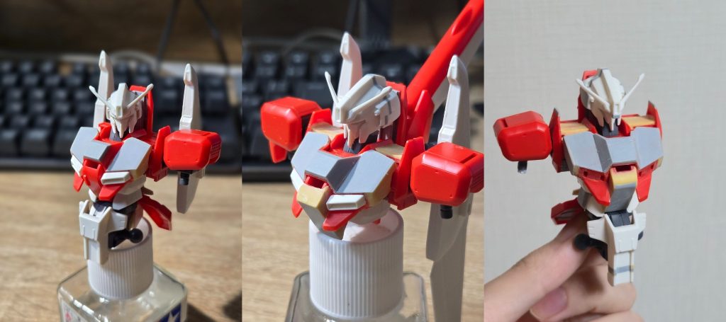 続いてコックピットハッチの改修。従来のものだとハッチの出っ張りが小さく、少しゼータプラス味が物足りなく...そこで1mmプラ板を貼り、隙間を埋める形でパテ固定。胸部装甲の形に合うように丁度良い塩梅まで丸みをつけていきます。更にハッチの可動部を目立たせるためハッチ上部に開口し、プラ棒を接着することでより情報量とインパクトのある胴体が出来上がります。ちなみに、納得の行く形になるのに4、5回ほど作り直しました。
