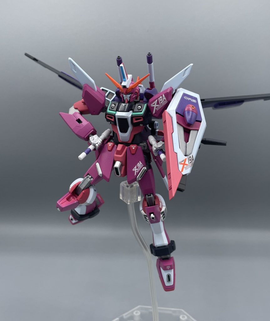 個人的に大好き！超カッコいい納刀シーン　シン・アスカの駆るデスティニーガンダムとの死闘を果たした後、刀を収めるシーン。ちょっとマニアックですが、めちゃくちゃカッコ良くて大好きなんですよね✨　アスラン・ザラは謎の強さで圧倒的な大人気を誇るキャラクターですよね。SEEDという物語の主人公の一人でもありますので、機体の乗り換えイベントも多いです。その度に所属がコロコロ変わったり、なんか中に隠れたりもするんですけど(笑)　個人的には、セイバーガンダムが大好きなんですが、みなさんはどのアスラン機がお好きですか？？よろしければ、コメント欄でキャンプラに教えて下さいね🍀　最後までご覧いただき、ありがとうございましたヾ(≧▽≦)ﾉ✨✨