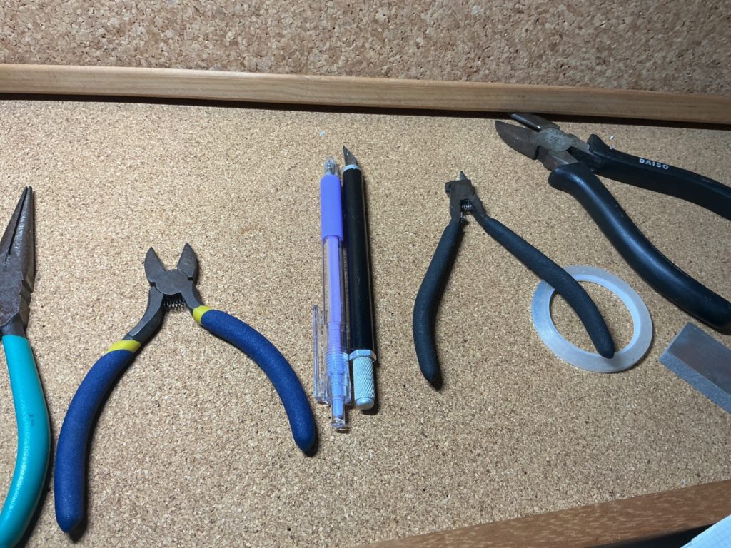 ニッパーとピンセット　ニッパは先日呟いた通り昇天されましたのでまだ他のニッパーが2軍で取ってきてないですw&nbsp;