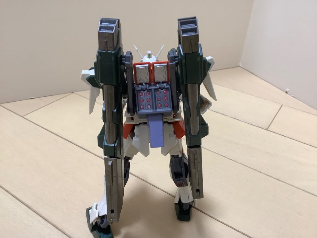 ミサイルハッチは一際明るいメタリックミサイルも赤に塗装しました。ちょっと失敗ポイント最後まで読んでいただきありがとうございました！
