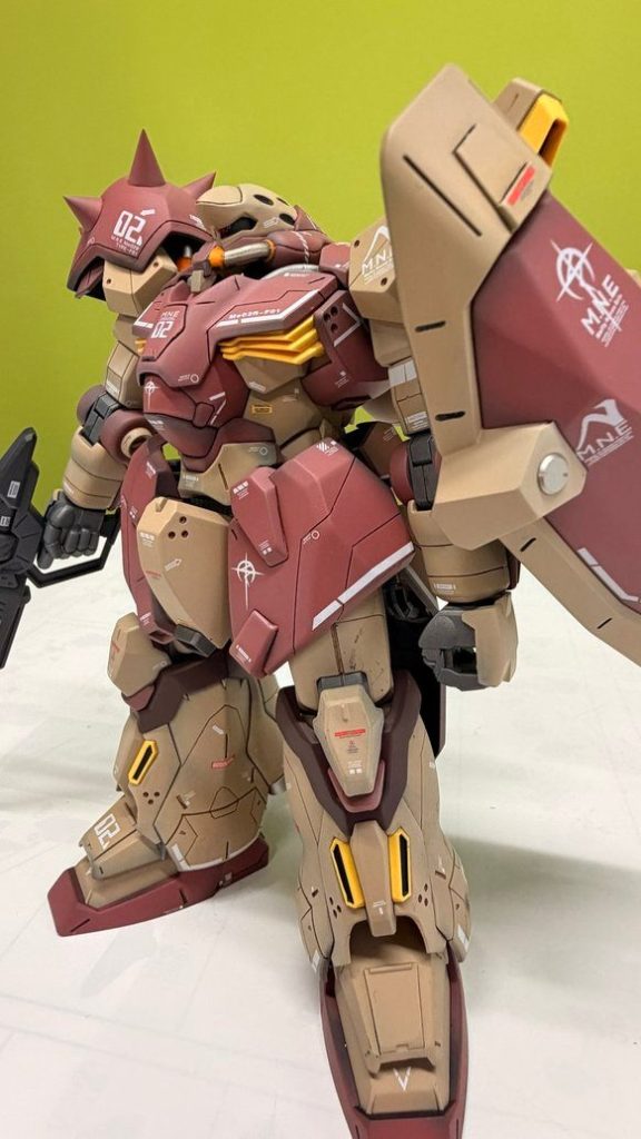 外部の三色は調合色黄色は成形色内部はスターブライトアイアン武器はガンメタサフです。
