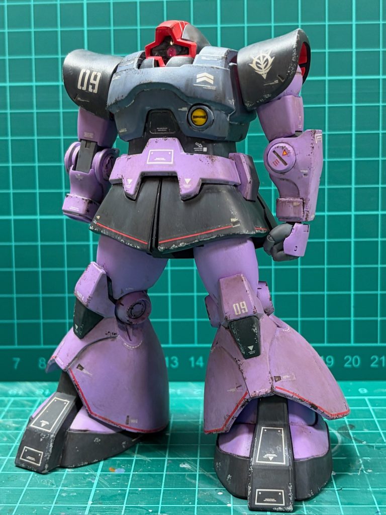 ウェザリング。つや消しを吹いた後にウェザリングカラーのマルチホワイト→マルチグレーでフィルタリング。その後、グランドブラウンをスミ入れを兼ねてウォッシング。チッピングはタミアアクリルのグレー系(瓶ナマ)と、フラットブラウン＋フラットブラックを調色した色を使ってます。