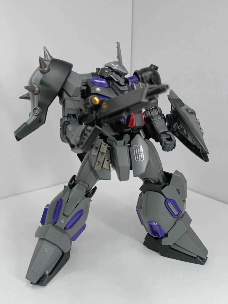 色はニュートラルグレー、ジャーマングレー、パープルで塗装。