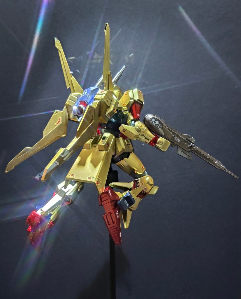 7.&nbsp;&nbsp;&nbsp;&nbsp;＜歴史の闇へ＞　しかし、グリプス戦役最終盤の決戦（メールシュトローム作戦）において、クワトロ大尉は乗機である百式と共に戦火の彼方へと消息不明となる。