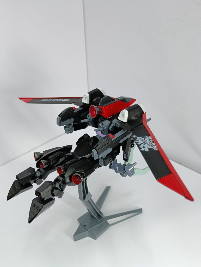 色はサーフェイサーの黒をベースに塗装。