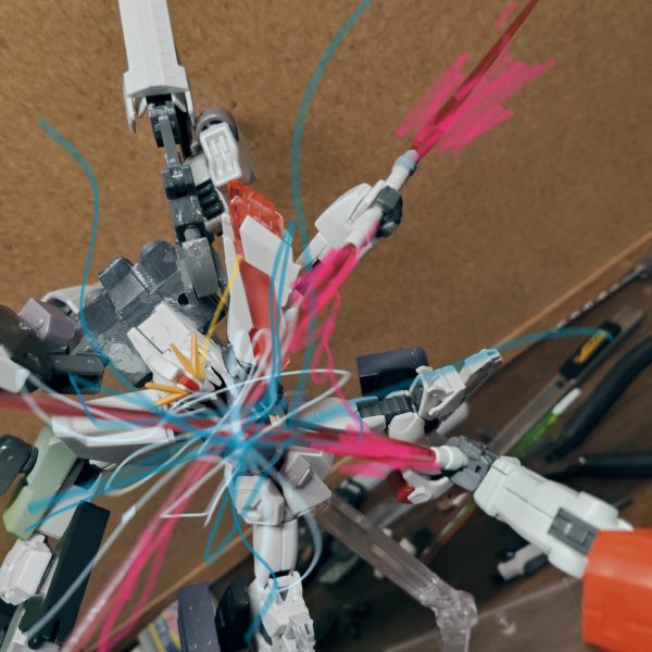 F91を改造しています。追加で改造したらその都度更新していこうと思います。バックパックの光の翼のエフェクトは自作しました。追記:画質が悪くてすみません。（3枚目）