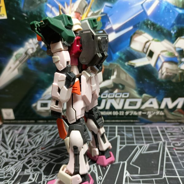 RGストライクルージュにプラバンとバスターのパーツをペタペタ貼っただけです。いつか完成させます（2枚目）