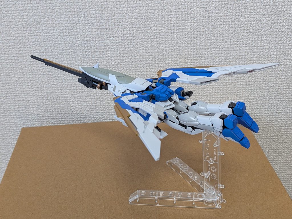 飛行モードは、始めて変形しました。間接が塗装で硬くなってるとこあって、ヒヤヒヤしました（笑）