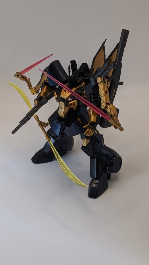 サブアームは、HGガンダムマークIIの腕フレーム、コトブキヤのフレキシブルアームを使用。肩部シールドに３ミリ穴を開口して、サブアーム本体に３ミリ軸を取り付け接続してあります。両肩部のサブアームは、折りたたみ可能です。フロントスカートの隠し腕は、折りたたみ機構に失敗したので、固定してあります。&nbsp;&nbsp;