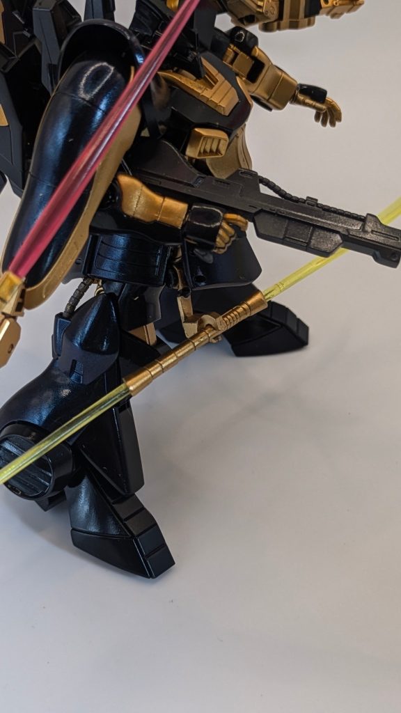 フロントスカートのサブアーム。