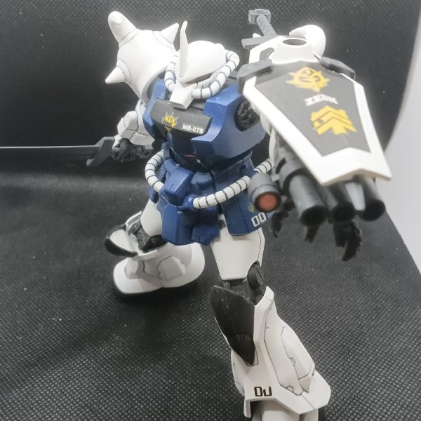 グフフフ