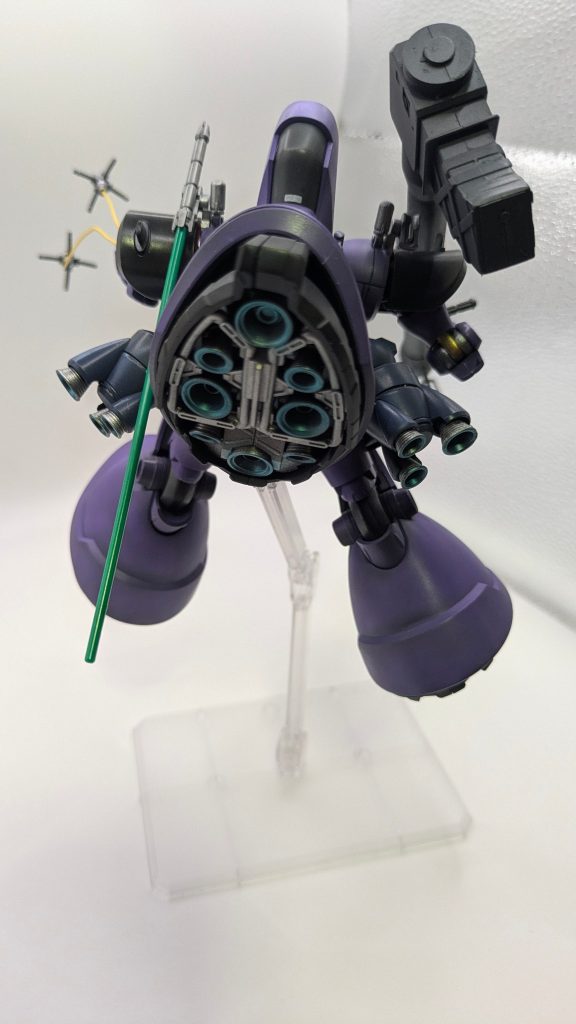 バックショット📷塗装手順①下地ガイアメカサフスーパーベビー②影とハイライトを影は、クレオスブラック、ハイライトは、スーパーホワイト使用。③ボディパープル部をクレオスパープル、グレー。部をクレオスニュートラルグレー＋クレオスブラック。両サイドバーニア部をクレオスブルーFS15050全てシンナーとクリアーで調色。フェイス、肩部の赤は、クレオスキャラクターレッド。各間接部クレオスニュートラルグレー＋クレオスブラック。腕間接部は、ガイアスターブライトゴールドと、スターブライトシルバーで。足裏バーニアは、ガイアスターブライトシルバーとバーニア内部をクレオス青竹色で。ジャイアントバズは、メカサフスーパーベビー。全て仕上に艶消しクリアーで。始めてメカサフ使いました。これいいです！サフを塗って、間接部も塗装できる塗料。非常に便利！これからも積極的に使っていきます！！GQのハンブラビも楽しみ😄&nbsp;&nbsp;&nbsp;