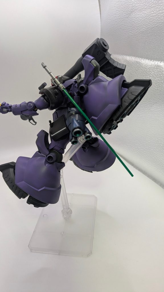 サイドから。