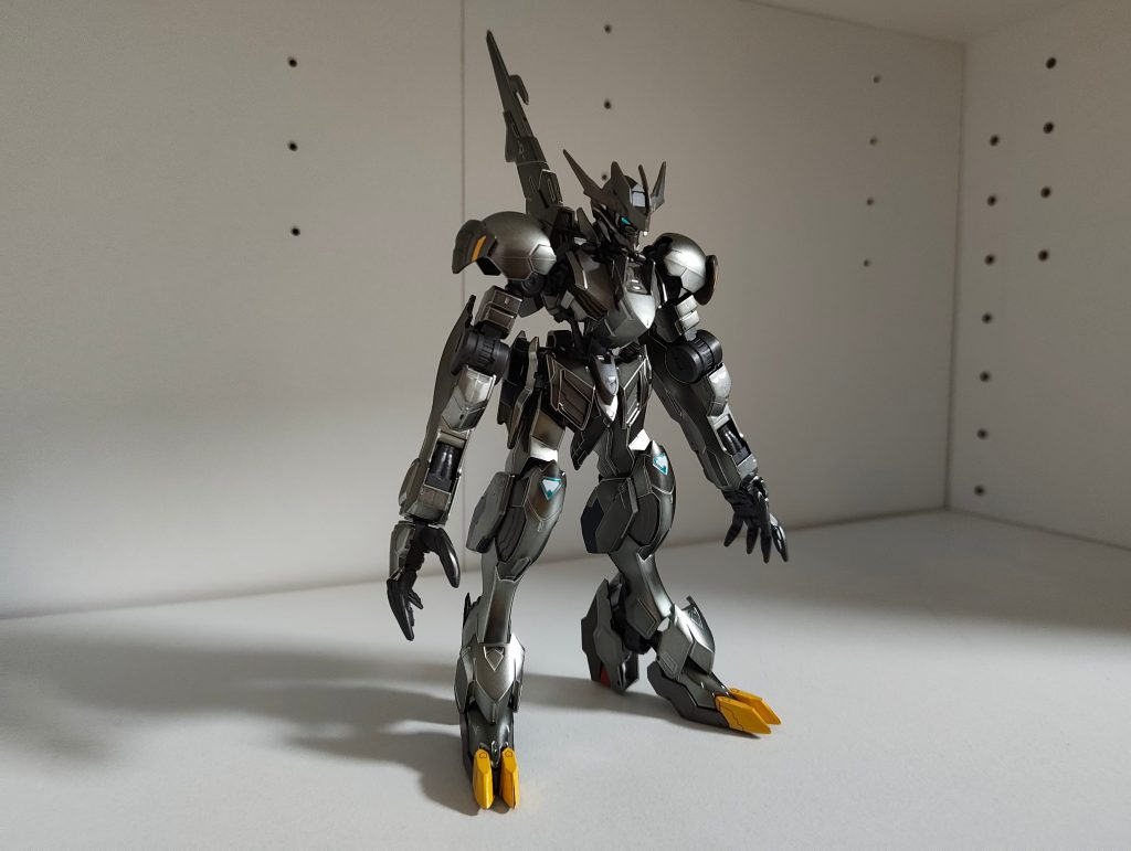 説明書通り作っていたら本来貼る予定に無かったシールを無意識に貼ってた。