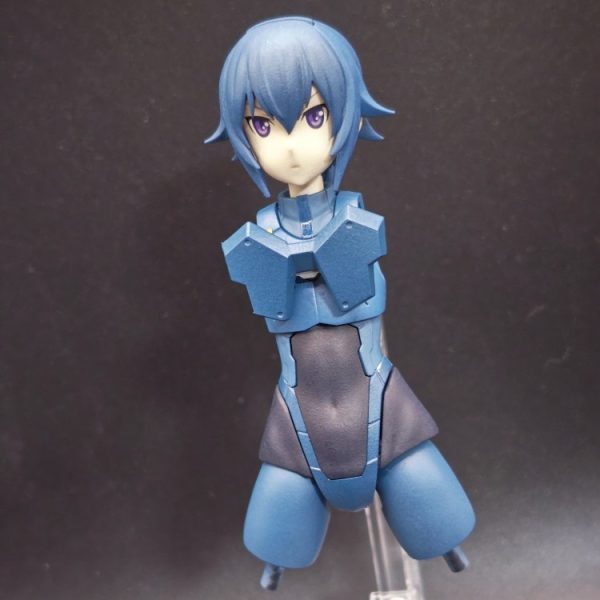 オリジナルのカスタムあばたーふみな　胴体の途中まで完成
