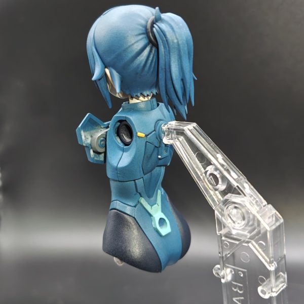 頭部と胴体の本塗装とつや消しまで終わった。ヘビーアームズ改EWのカラーをベースに自分なりに配色。次は腕だな。後、名前はパワードふみなにしようかな。後々名前後ろにHW(ヘビーウェポンの意味)がつく予定。&nbsp;（2枚目）