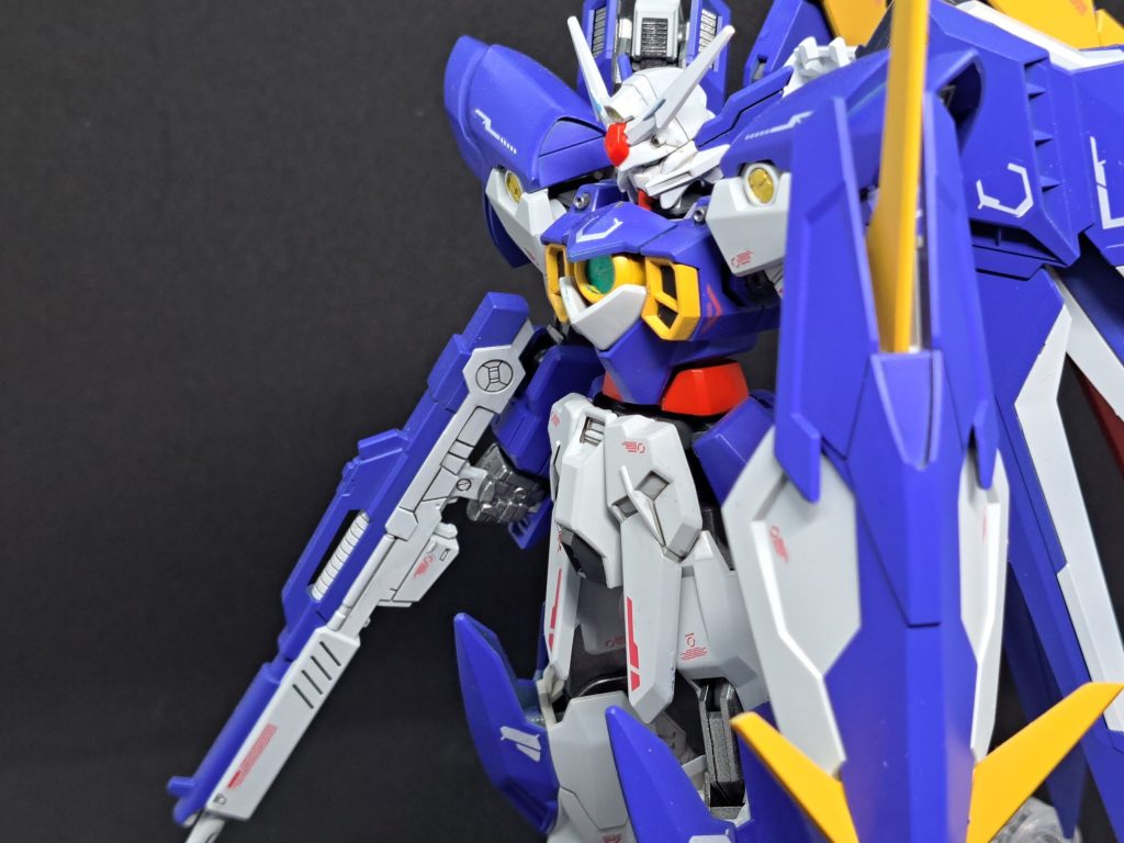 νガンダムのライフルはどの機体でも合いそうな秀逸なデザインだと思います