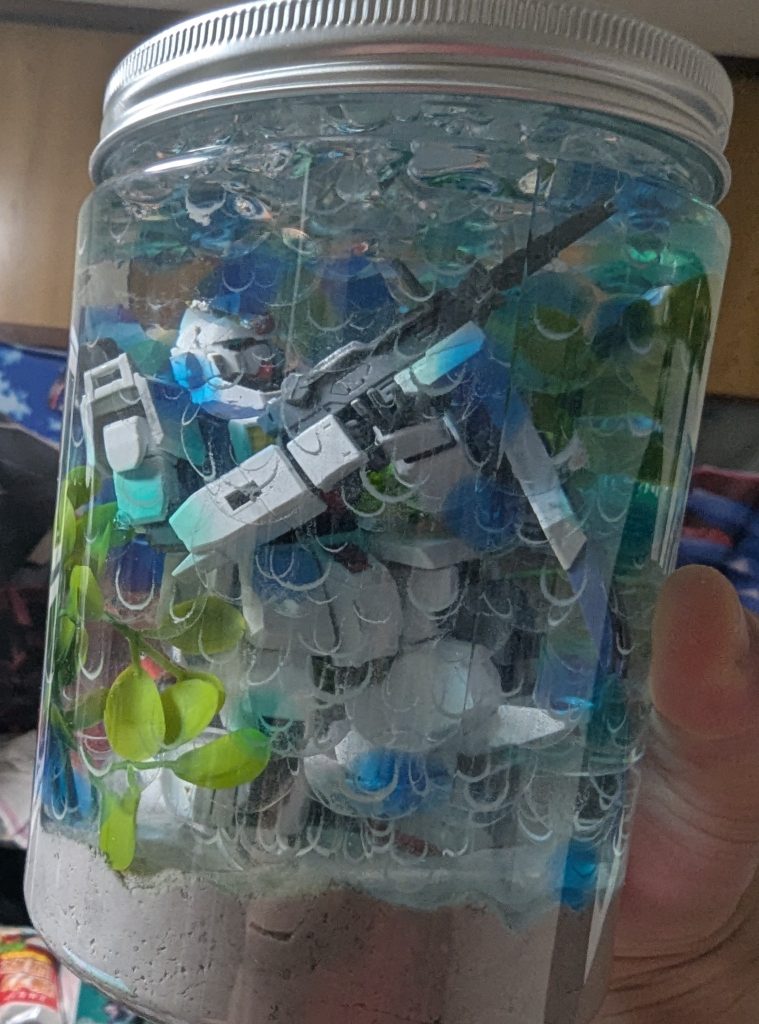水中に潜む陸戦型ガンダム–2枚目/制作者：Seed