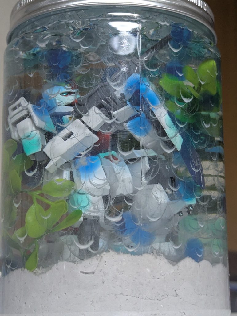 水中に潜む陸戦型ガンダム
