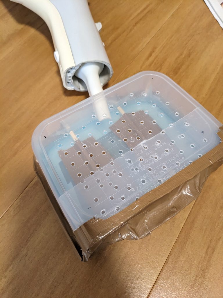めっちゃカッコいいサザビーを作られたシュンさんのHPを参考に自作バキュームフォー厶を作成し、チャレンジ！何事もチャレンジなのです！これ自体は、作るのは簡単なんですけどいざやってみるとこれがなかなか…熱との戦いが待っていました。慣れも必要です。