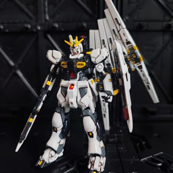 アーティファクトのνガンダム