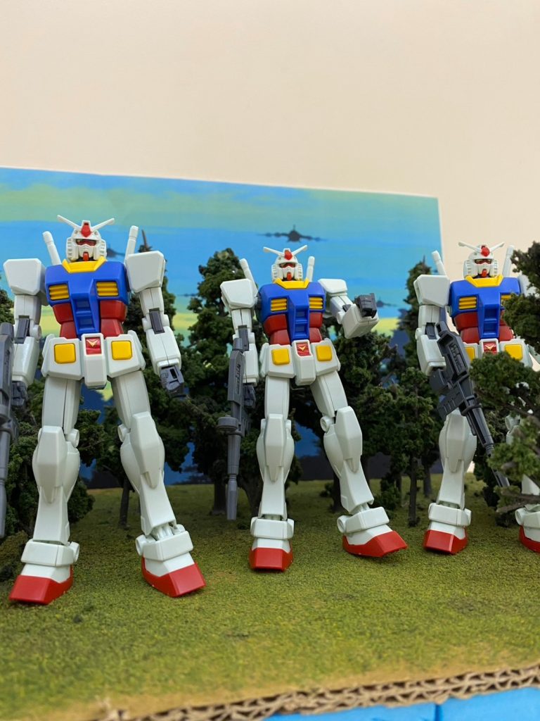 【パパガンダム、ママガンダム、子ガンダム】家族みんなでガンプラ組みなんて中々ない、貴重な体験でした。バンダイさんありがとう(gundam-kao9)